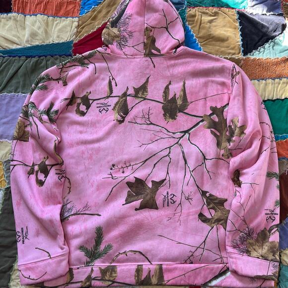 Realtree Pink Camouflage Hoodie Large / XL - Picture 2 of 6